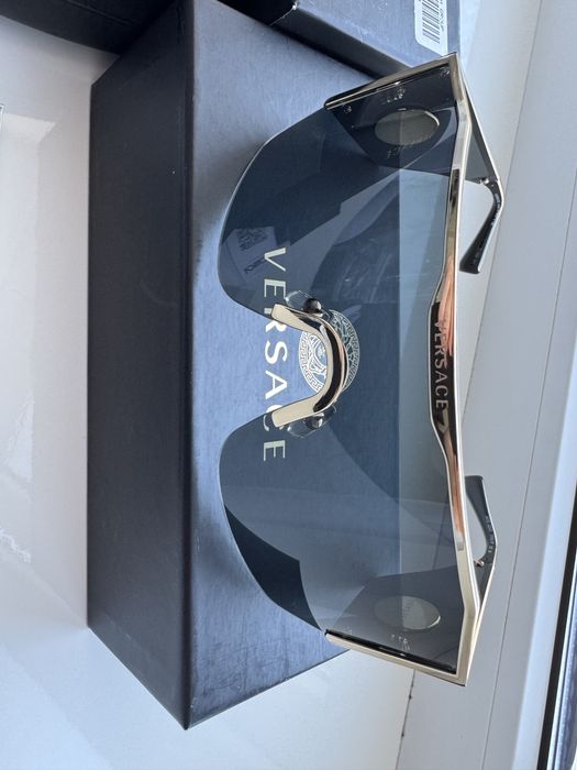 Versace  солнезащитные очки
