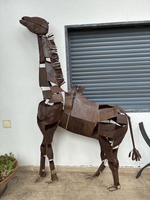 Escultura de jardim em metal estilo rústico/industrial (animal decorativo)