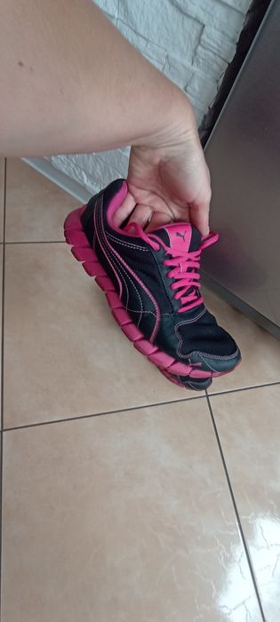 Sprzedam buty sportowe damskie Puma