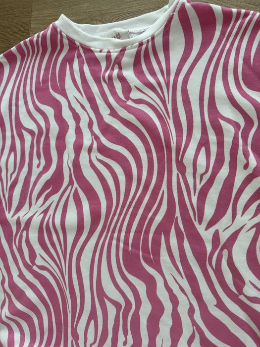 Bluza oversize. Print zebra. Róż. Uniwersalny