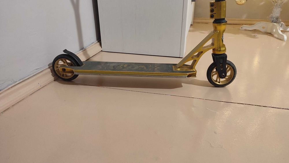 Трюковой самокат