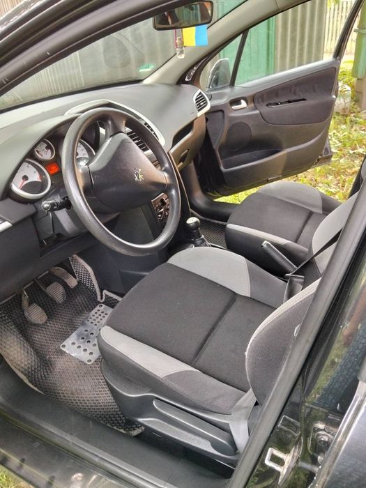 Продам автомобіль peugeot