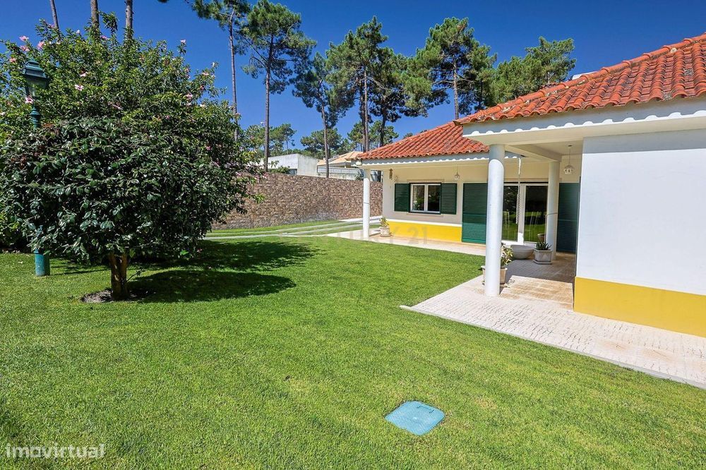 Casa Espetacular em Corroios, Seixal - 5 Quartos e Piscina