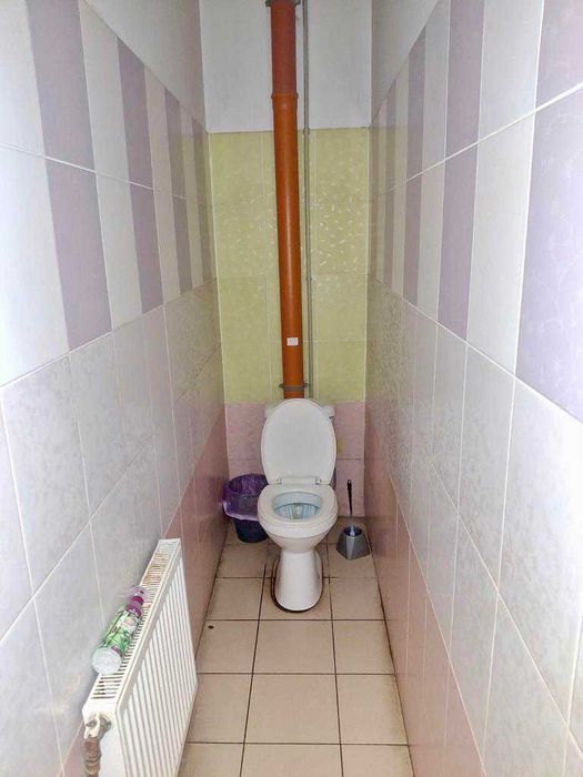 Оренда торгово-офісних приміщень площею 1400 м2 в р-ні вул. Ріпкінська