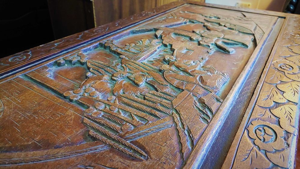 Arca / Baú Madeira trabalhada