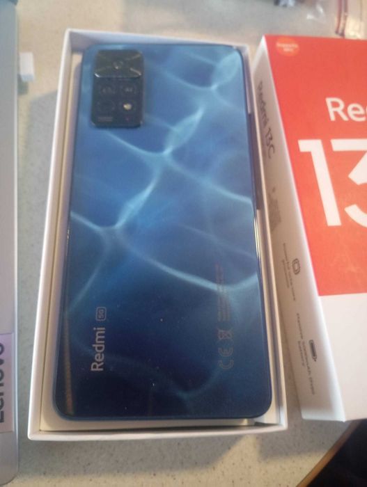 vendo este telemóvel é um Redmi mas não o 13C.