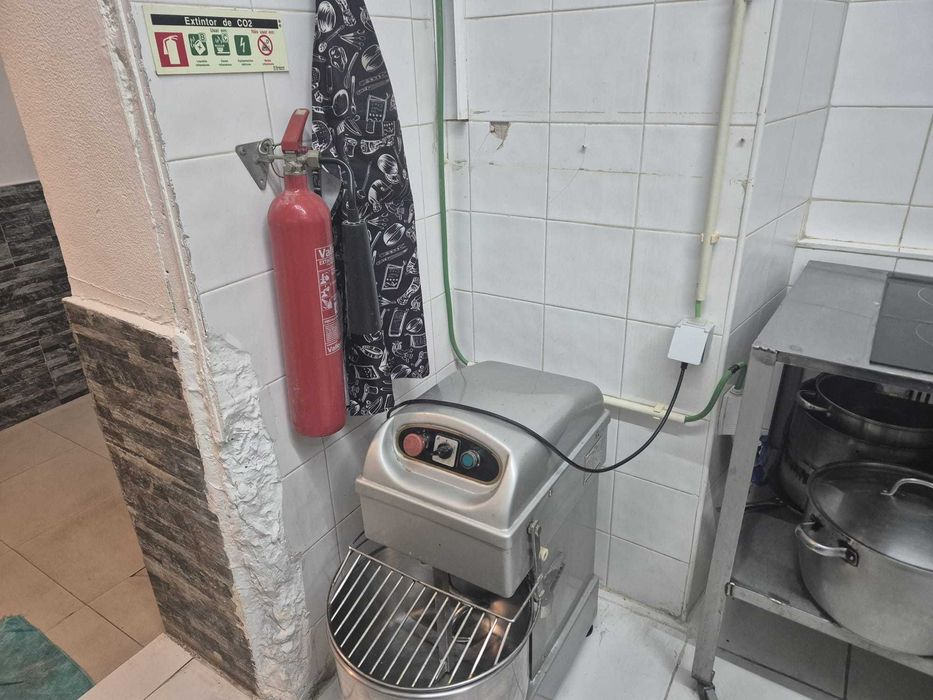 trespasse de pizzaria na amora