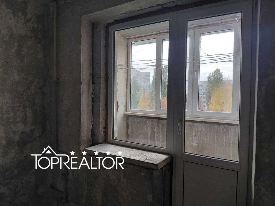 Продам 4-к. квартиру 3 хвилини м. Салтівська 522 мкр  Нескорених 20а