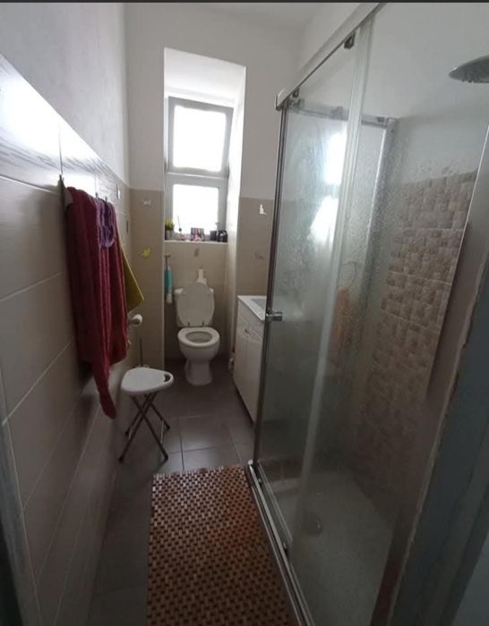Alugo quarto em Arroios