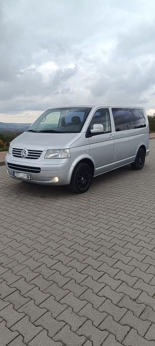 VW Transporter T5- zarejestrowany na 8 osób