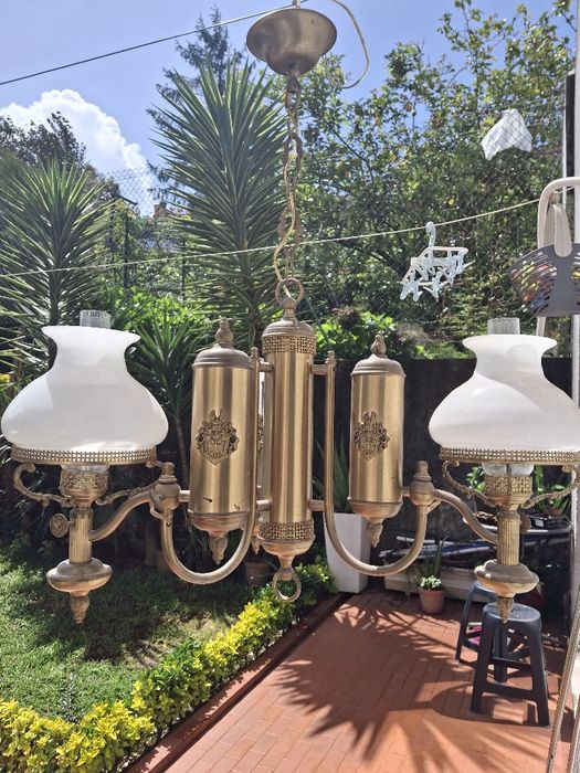 Candeeiro de teto em latão