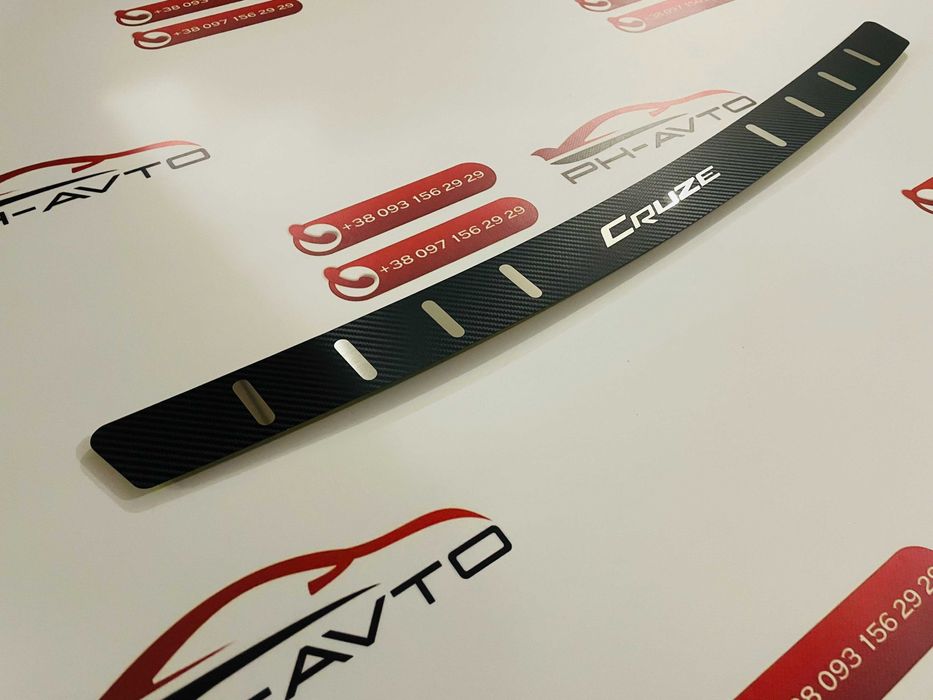 Накладка на задній бампер Chevrolet Cruze 2008-2015 р.в. Седан Карбон