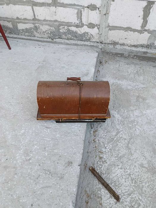 продам швейну машинку