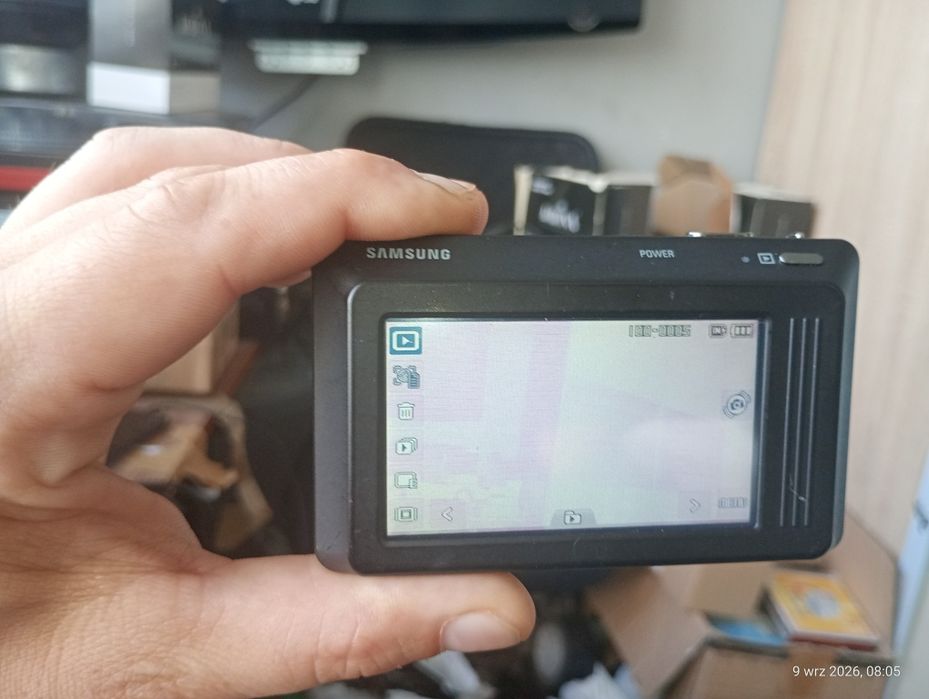 Aparat cyfrowy Samsung nie w pełni sprawny z funkcją selfie