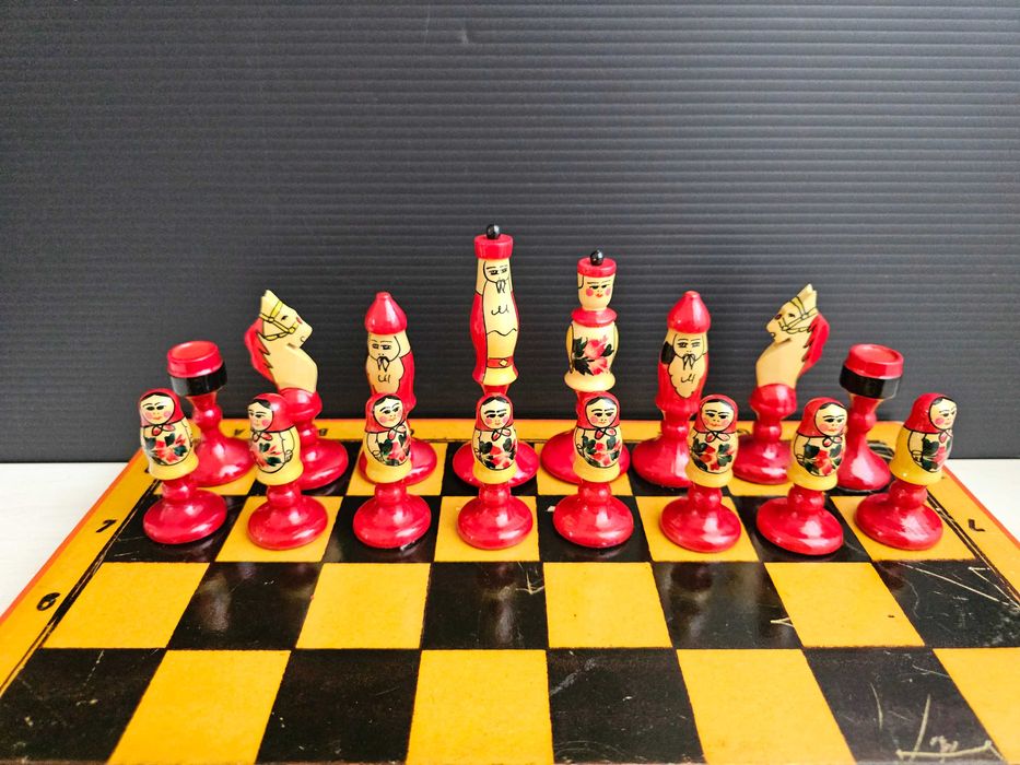 Шахматы деревянные "матрешки" новые,СССР.