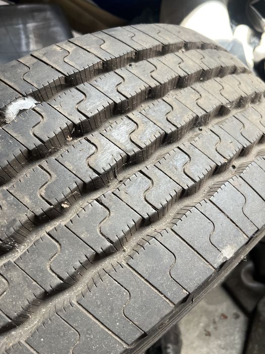 305/70/19,5 Michelin XZE 2+ jak nowa 15mm 1szt