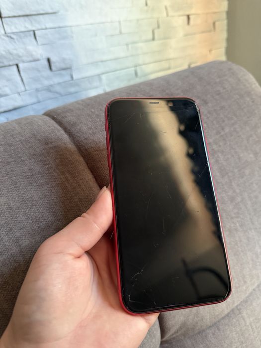 Iphone 11 czerwony