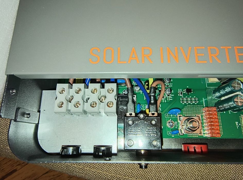 Продам інвертор PowMR 12/24V 4.2kW з WiFi