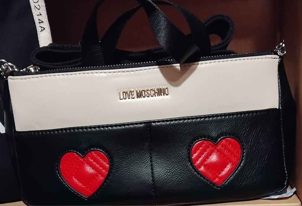 Взуття,сумки,і багато всього..