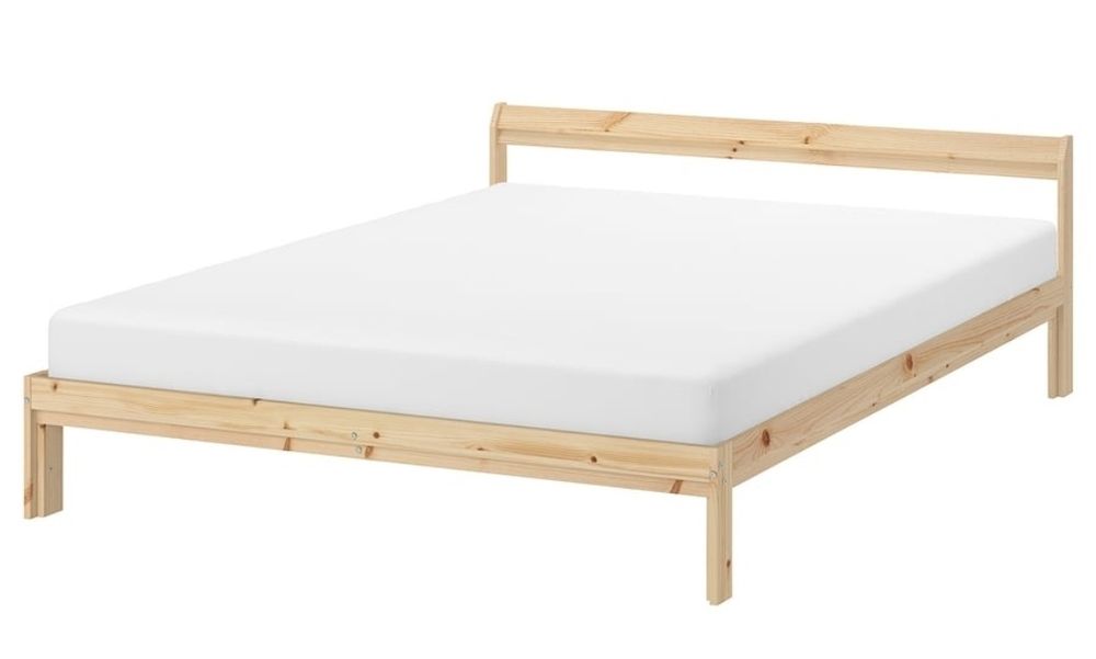 Cama IKEA Neiden com estrado