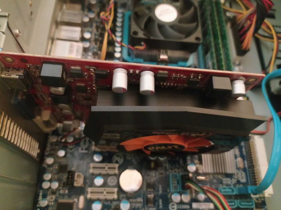 Старий не робочий ПК