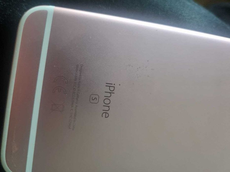 телефон Apple iPhone 6S (A1688) слабка батарея на запчастини
