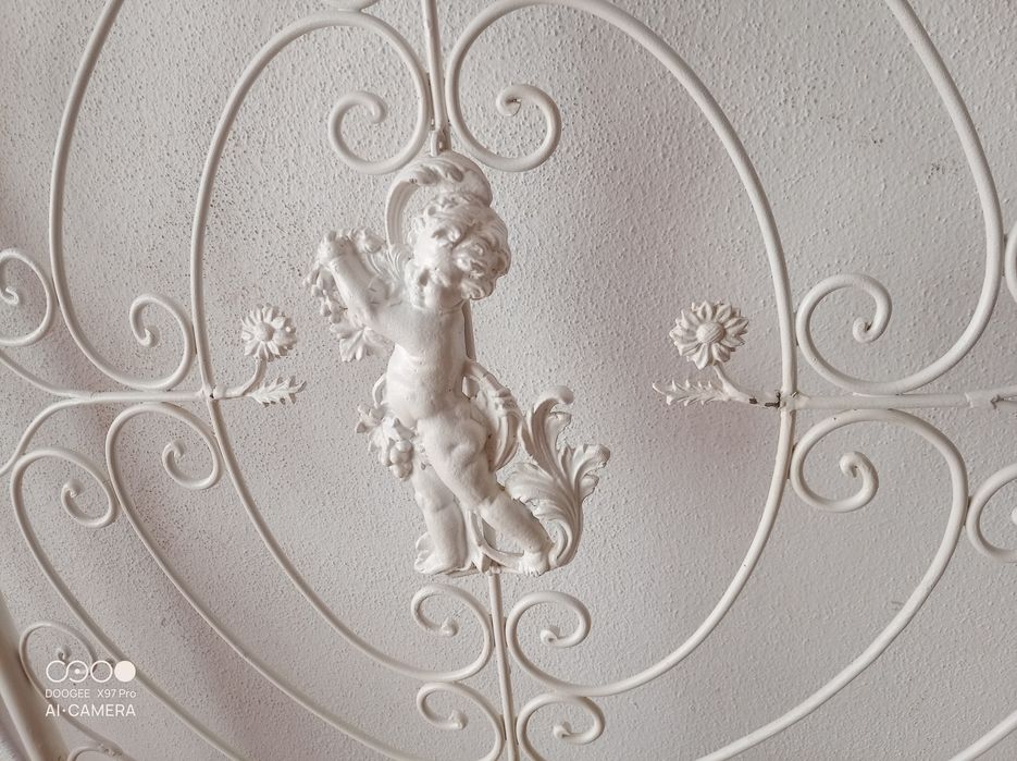 Conjunto de camas de ferro antigas