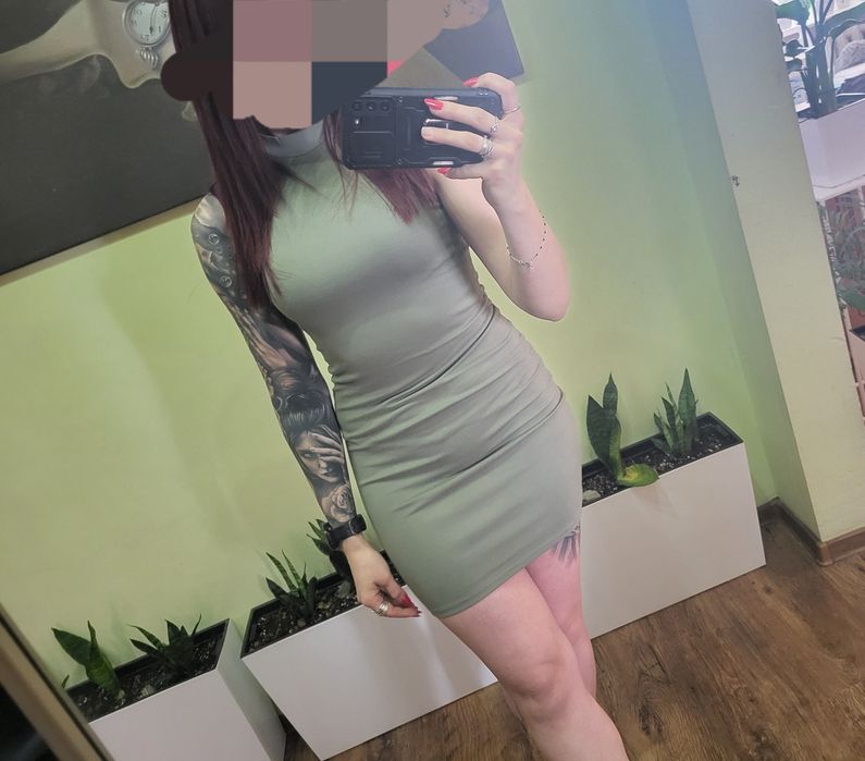 Sukienka zielona, krótka, golf, khaki, S, Pull&bear, bez rękawów, obcisła, choker