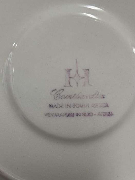 Caneca em porcelana antiga