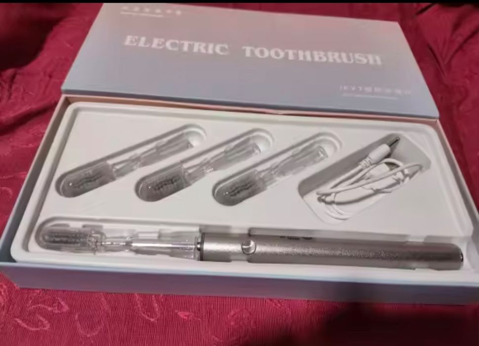 Электрическая зубная щетка IPX7