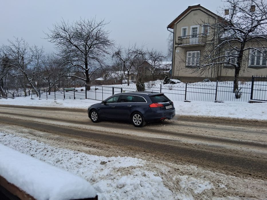 Продам гарний та комфортний автомобіль оpel insignia