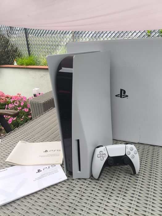 Konsola PlayStation 5 sony PS5 z napędem 825gb super stan cfi-1016a  + kontroler