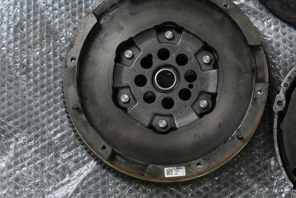 Renault Master IV sprzęgło koło dwumasowe 30205  4176R