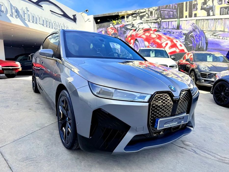 BMW iX xDrive 50 Pack Desportivo