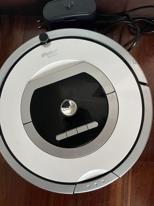 Robot Roomba 776P Vacuum Cleaning Robot
