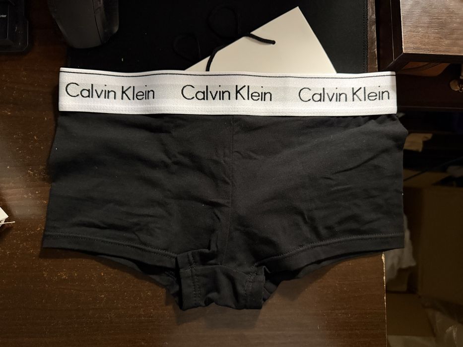 Жіноча білизна Calvin Klein