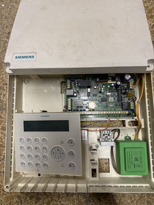 Central de intrusão Siemens IC60M-8 com teclado