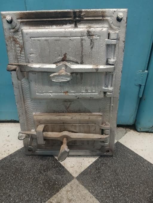 Drzwiczki do pieca kaflowego żeliwne