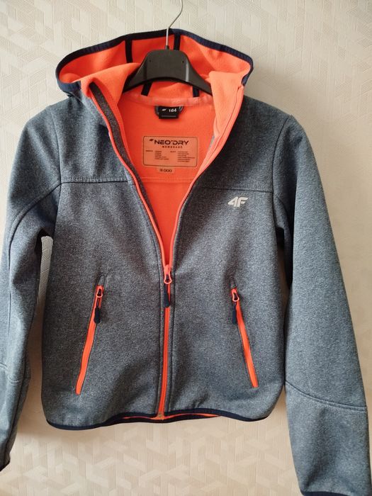 Bluza  4 F rozmiar 164 cm