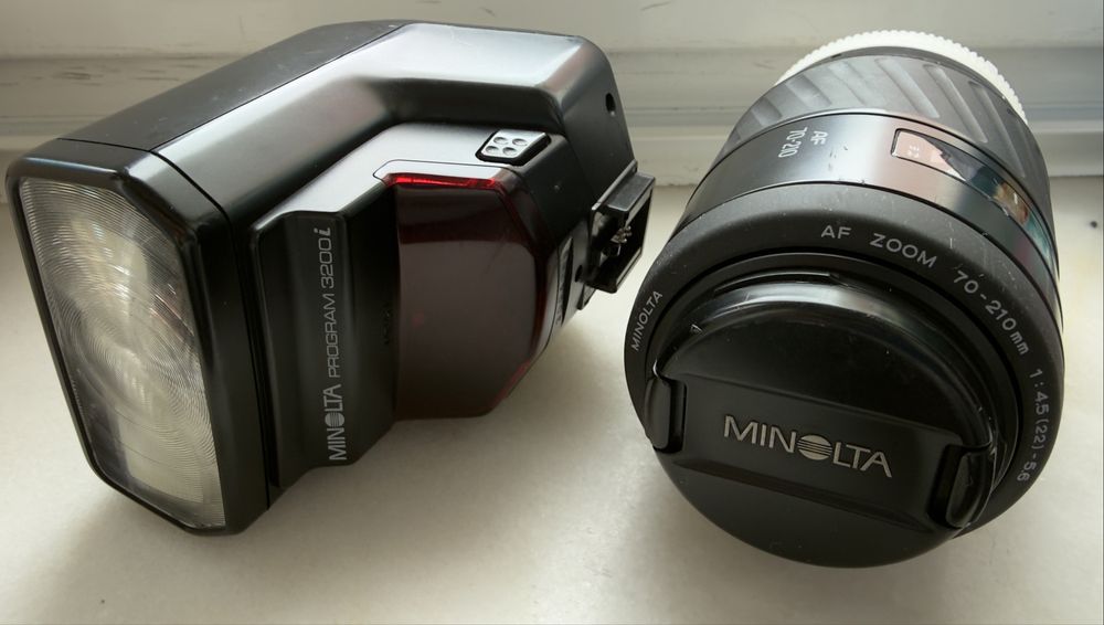 Conjunto Minolta Original – Objetiva 70–210mm + Flash Program 3200i