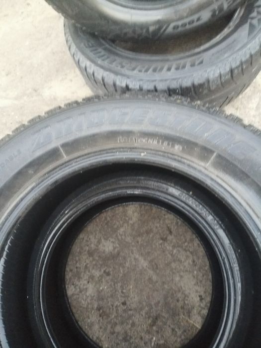 Продам зимнюю резину Bridgestone