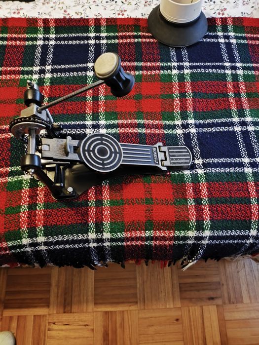 Pedal para bombo sonor