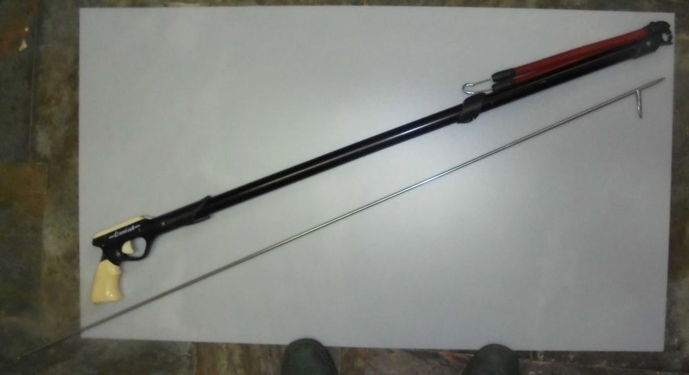 Arma de caça-submarina Cressi-sub Apache de 110cm