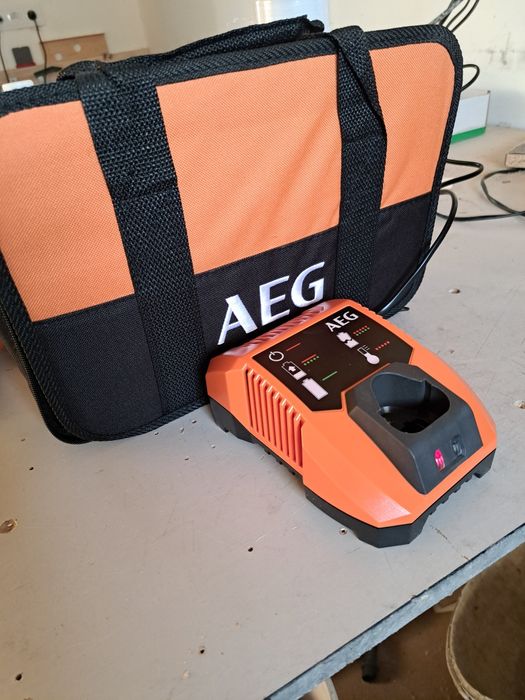 Ładowarka do baterii 12v Aeg