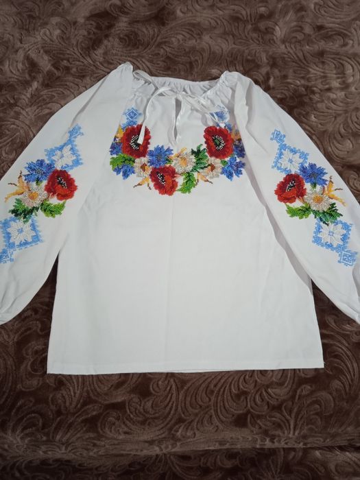 Блуза вишита бісером