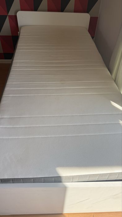 Cama dupla com gavetão + Colchões