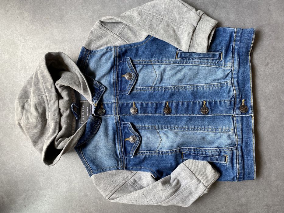 Джинсовая куртка,пиджак на мальчика 3-4 года