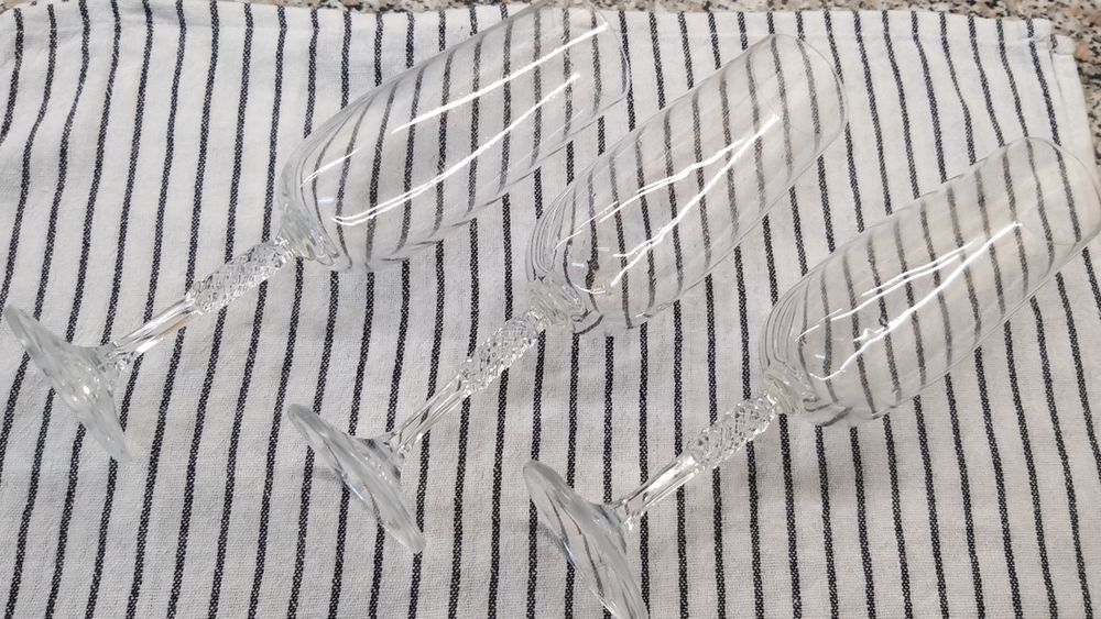 3 Copos flute de champanhe.