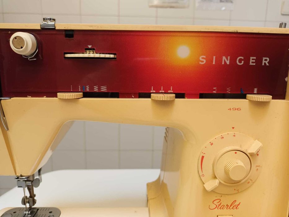 Máquina de Costura Singer