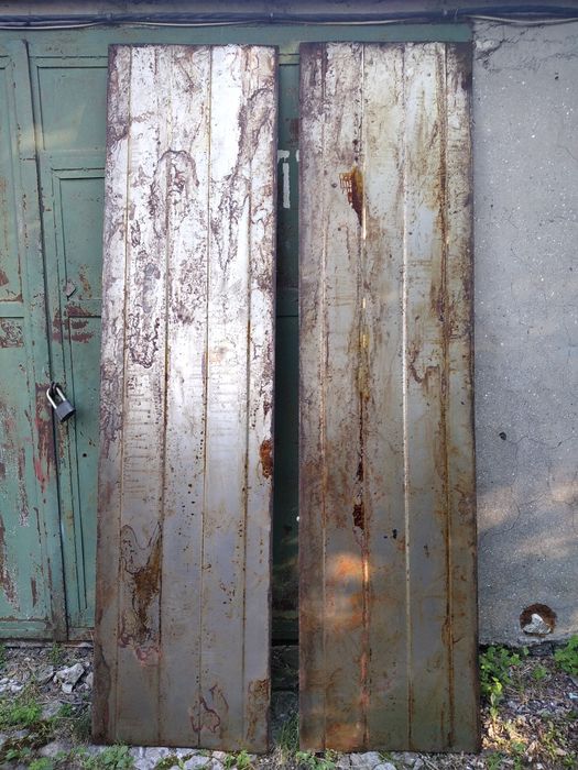 Металл профиль новый(на фото в масле) для бортов 2.4м*60см*1.2мм